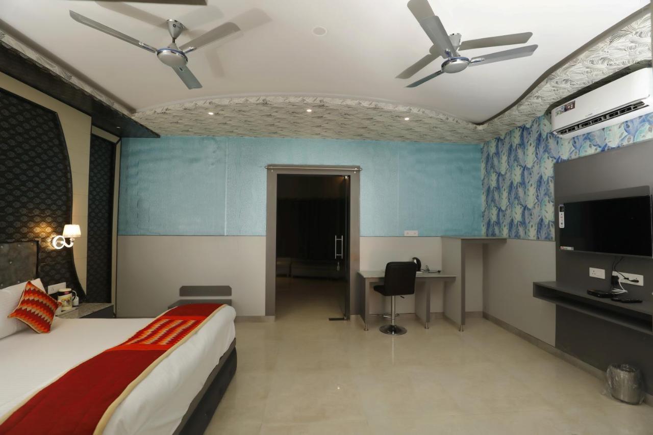 The Park Presidency Hotel Bareilly Εξωτερικό φωτογραφία
