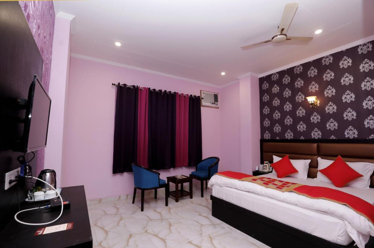 The Park Presidency Hotel Bareilly Εξωτερικό φωτογραφία