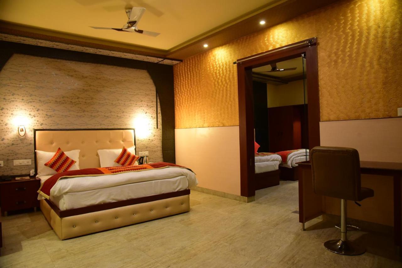 The Park Presidency Hotel Bareilly Εξωτερικό φωτογραφία