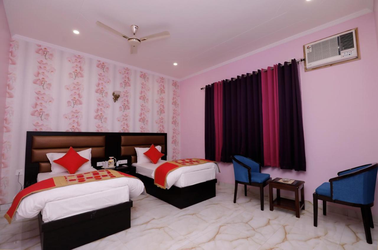 The Park Presidency Hotel Bareilly Εξωτερικό φωτογραφία