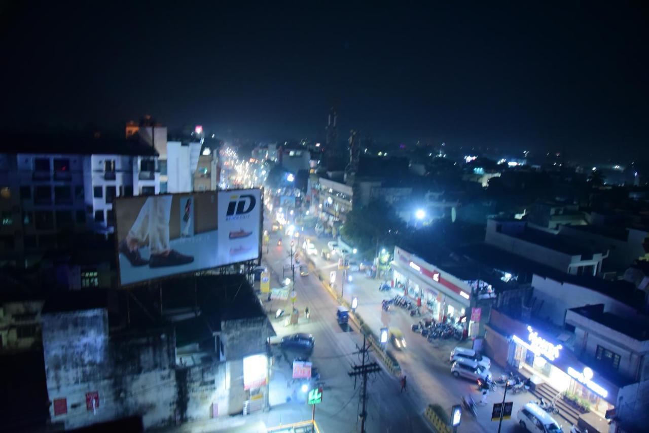 The Park Presidency Hotel Bareilly Εξωτερικό φωτογραφία