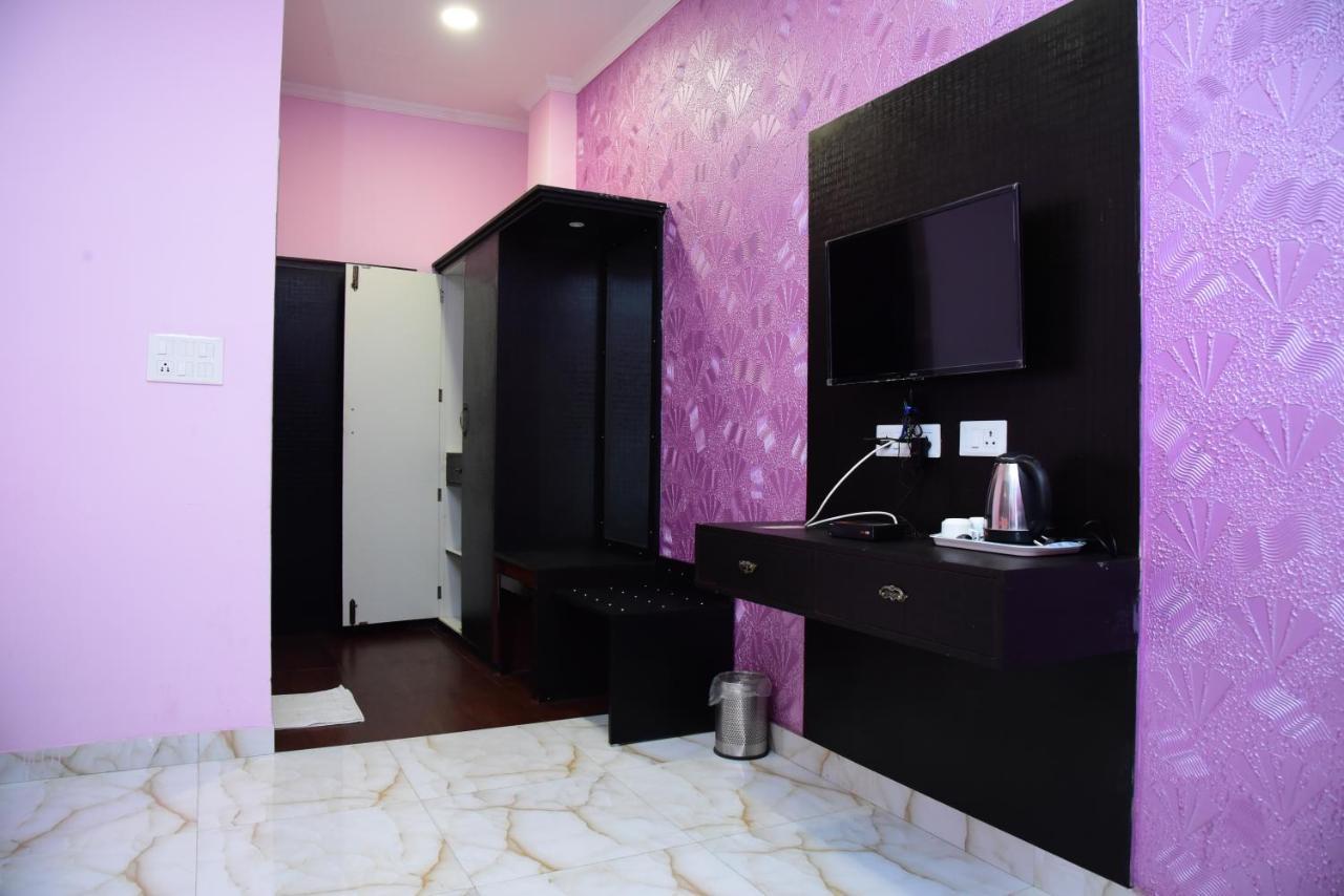 The Park Presidency Hotel Bareilly Εξωτερικό φωτογραφία