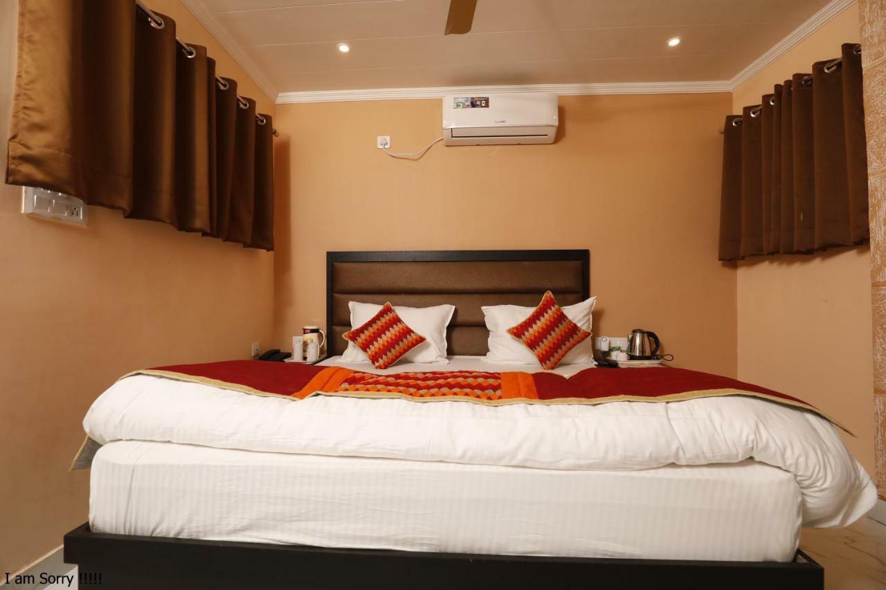 The Park Presidency Hotel Bareilly Εξωτερικό φωτογραφία