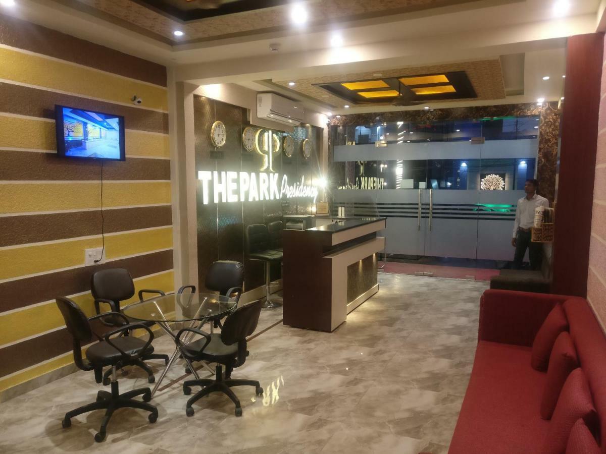 The Park Presidency Hotel Bareilly Εξωτερικό φωτογραφία