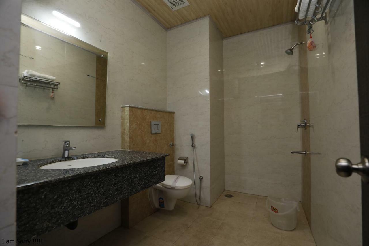 The Park Presidency Hotel Bareilly Εξωτερικό φωτογραφία