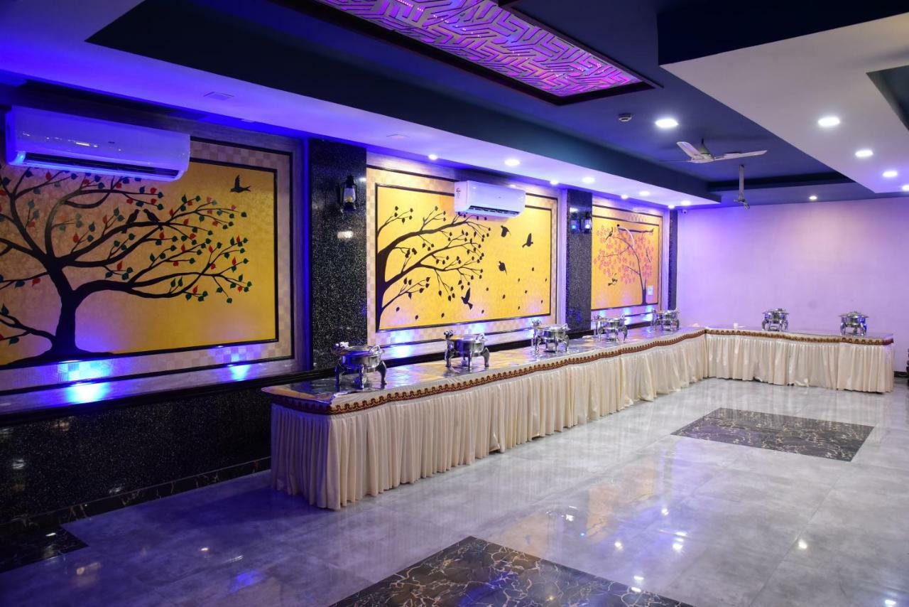 The Park Presidency Hotel Bareilly Εξωτερικό φωτογραφία