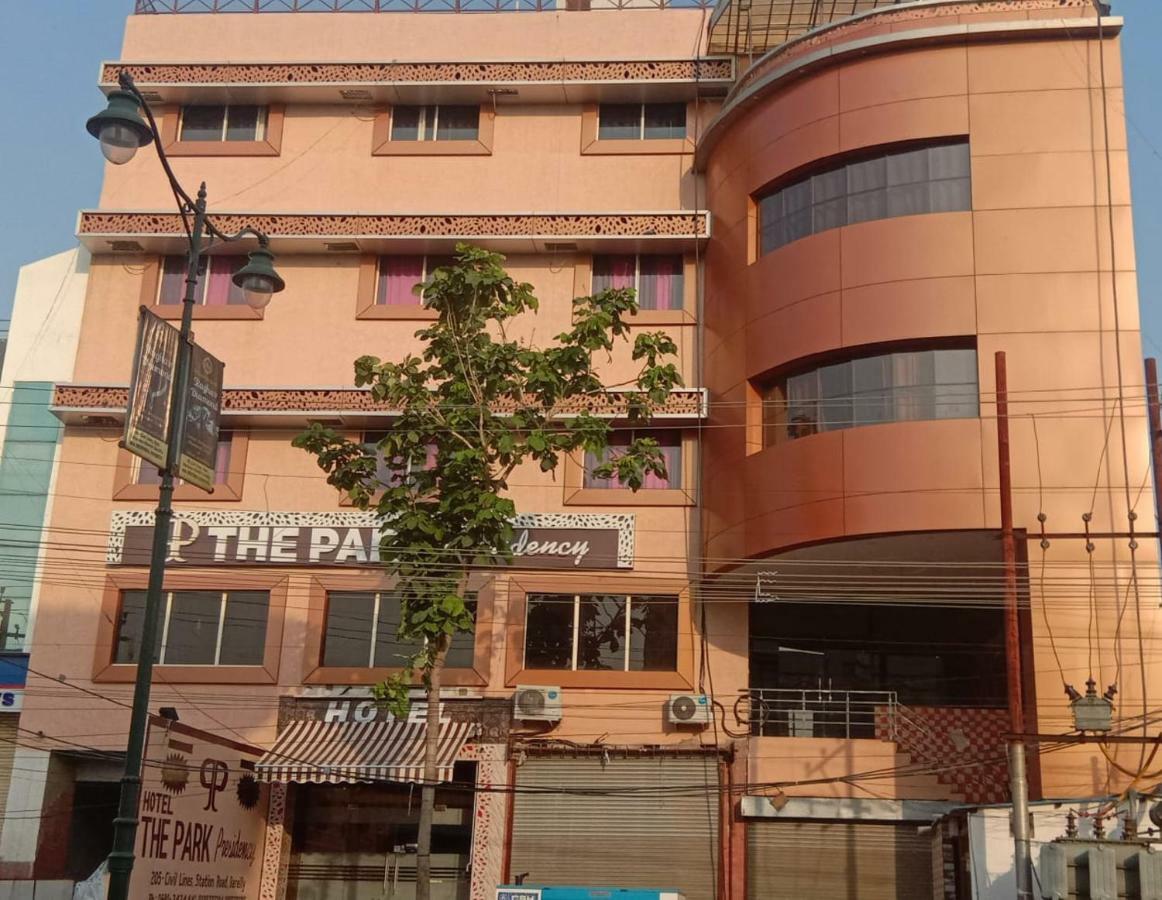 The Park Presidency Hotel Bareilly Εξωτερικό φωτογραφία