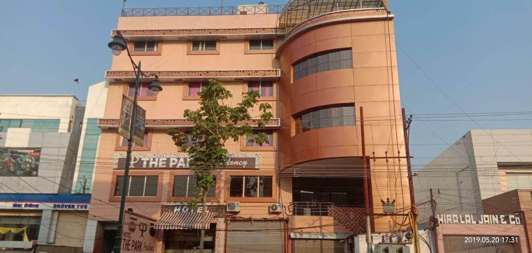 The Park Presidency Hotel Bareilly Εξωτερικό φωτογραφία